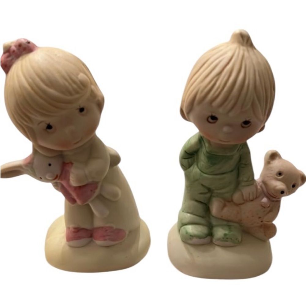 Vintage girl & boy porcelain figurines no chips cracks or discoloration EVC